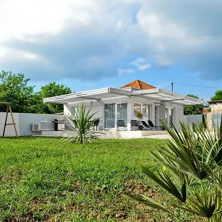Ferienhaus Holiday Mira *